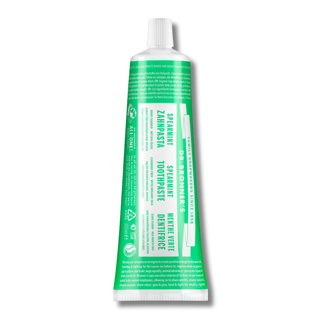 All-One Toothpaste de Dr. Bronner’s en sabor hierbabuena. Fórmula suave con 70 % de ingredientes orgánicos certificados.