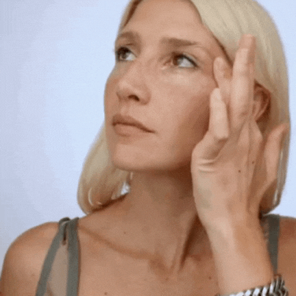 El contorno CTRL Eye 2.0 de Mimétique despierta la mirada con una textura suave y luz inmediata.