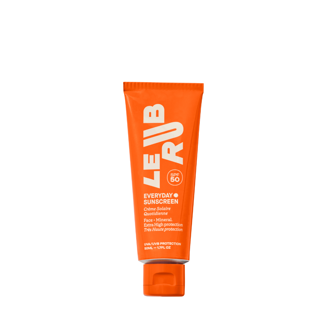 Tubo de Everyday Sunscreen SPF50 de Le Rub, protección facial mineral para uso diario.