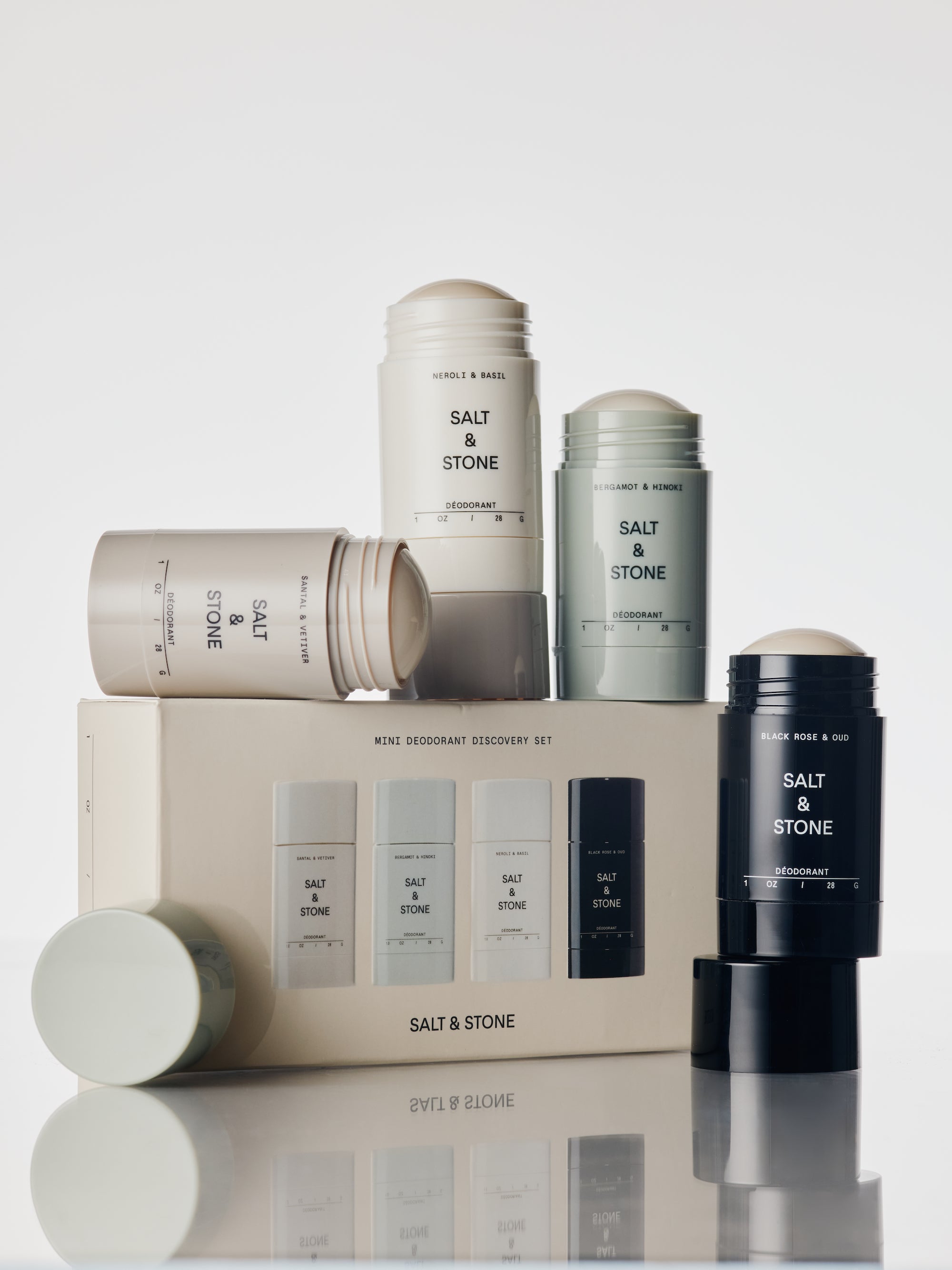 Cuatro desodorantes en formato mini para elegir según el día, con cuidado duradero y aroma preciso.