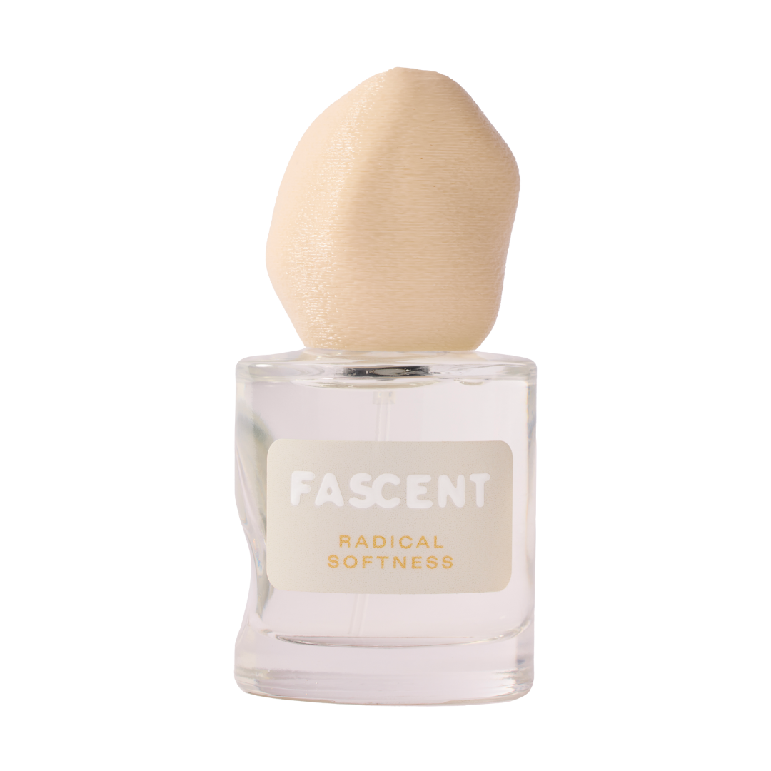 Radical Softness de Fascent evoca la calma de la piel recién lavada, suave, luminosa y adictivamente serena.