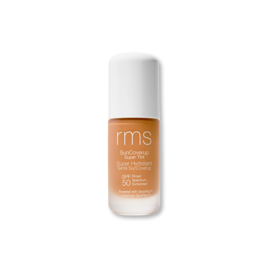 Cobertura ligera que respeta la piel, potencia su luz y la envuelve en un escudo invisible de SPF50.