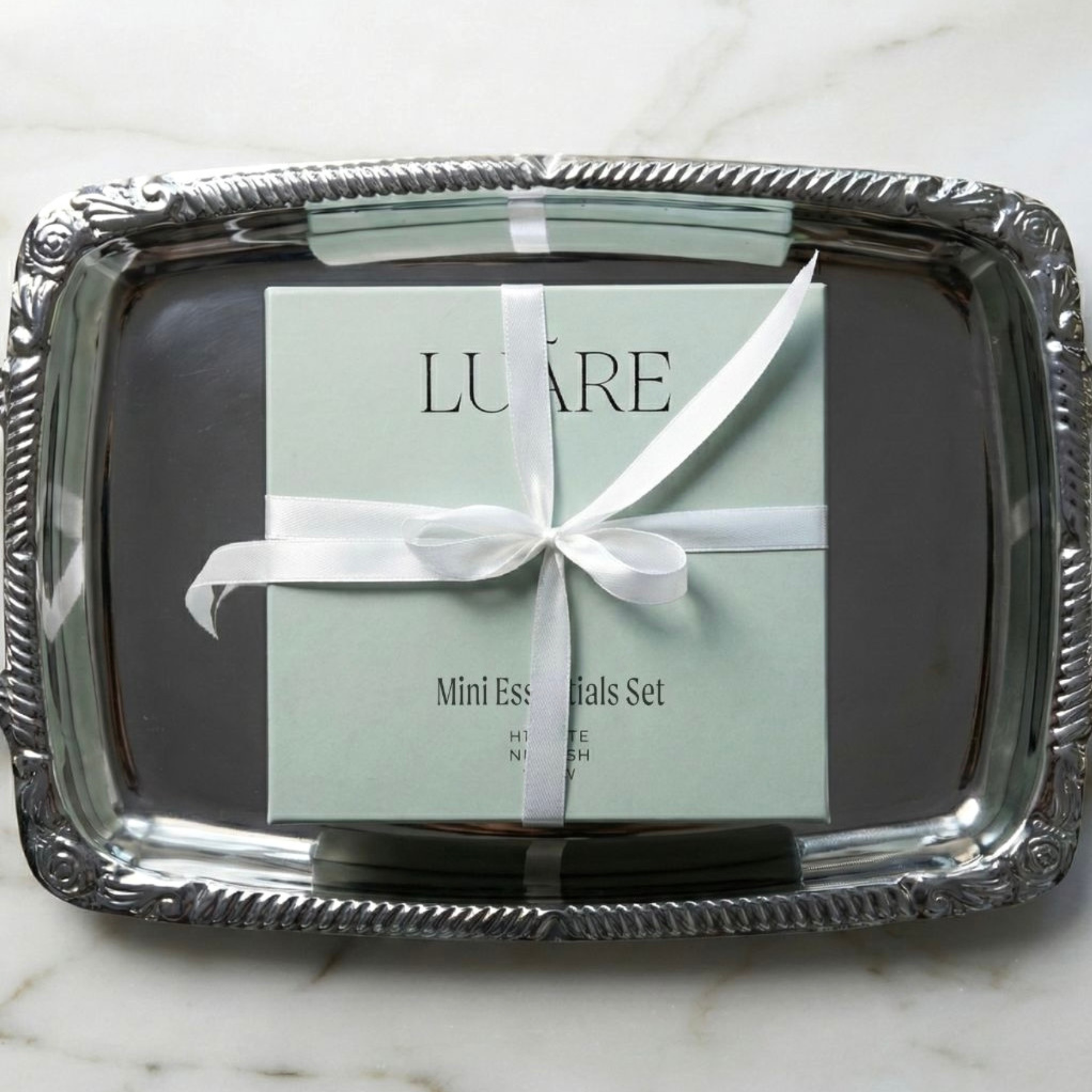 The Mini Essentials Set de Luãre invita a descubrir el ritual capilar en formato mini, cuidado y tentador.