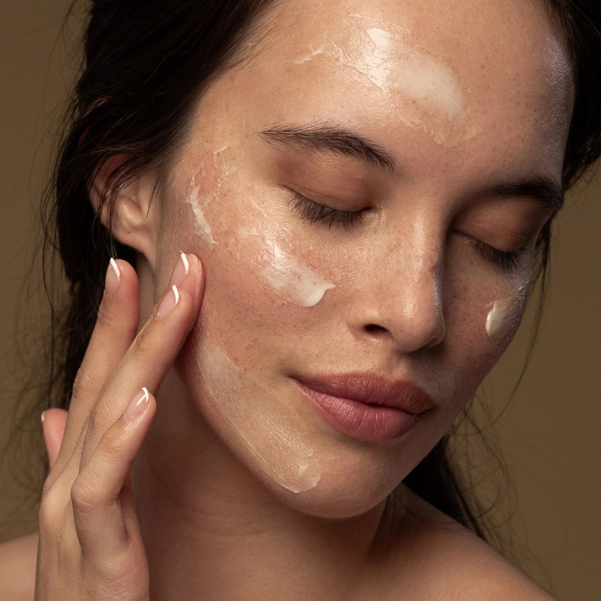 Crema de noche reparadora antipodes.
