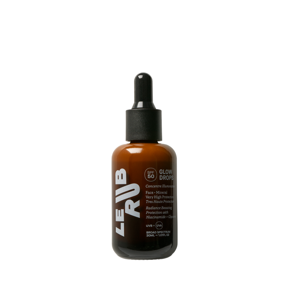 Glow Drops SPF50 de Le Rub, protección mineral con color sutil para una piel fresca y luminosa.