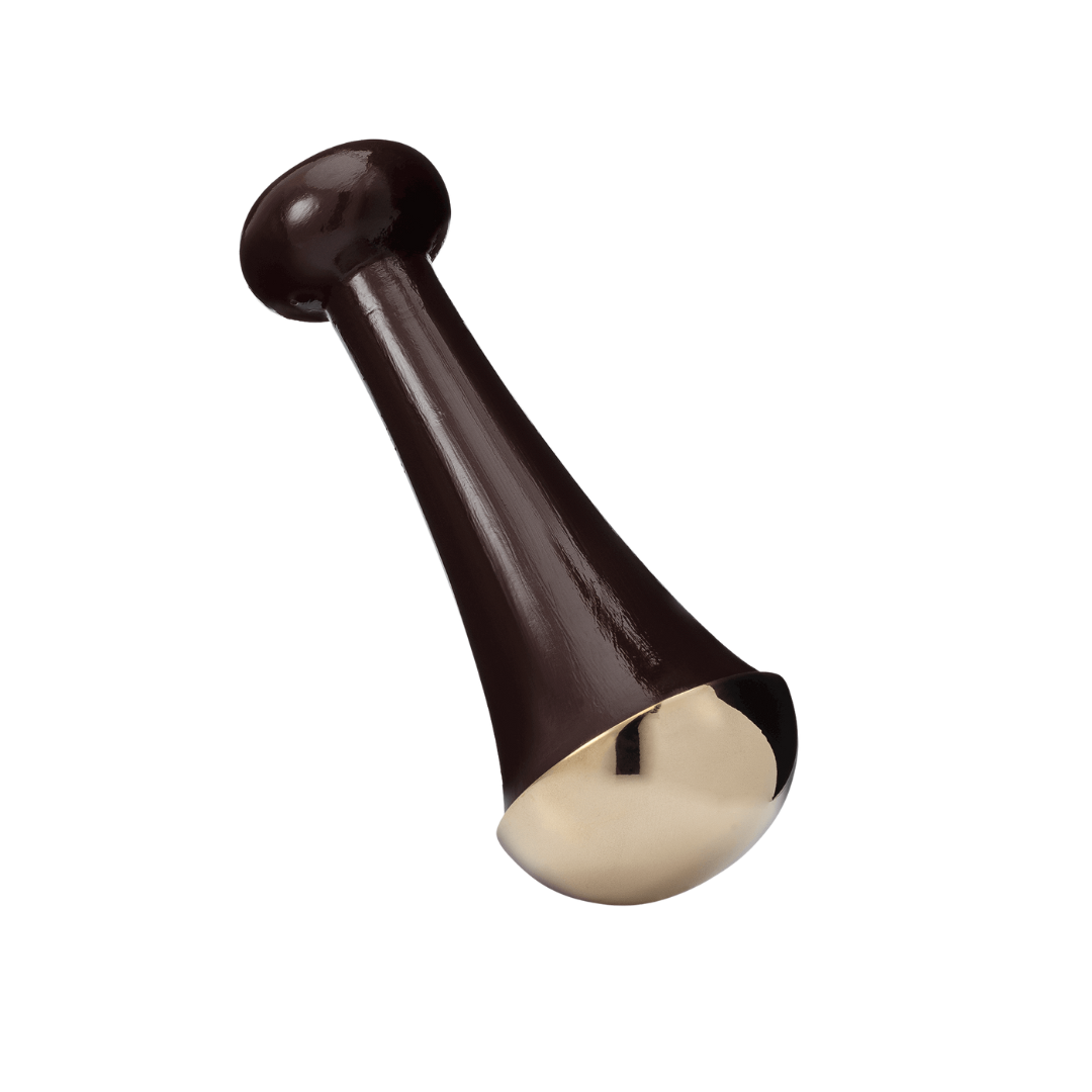 Kansa Wand de Ranavat revitaliza la piel, tonifica el rostro y potencia su luminosidad natural.