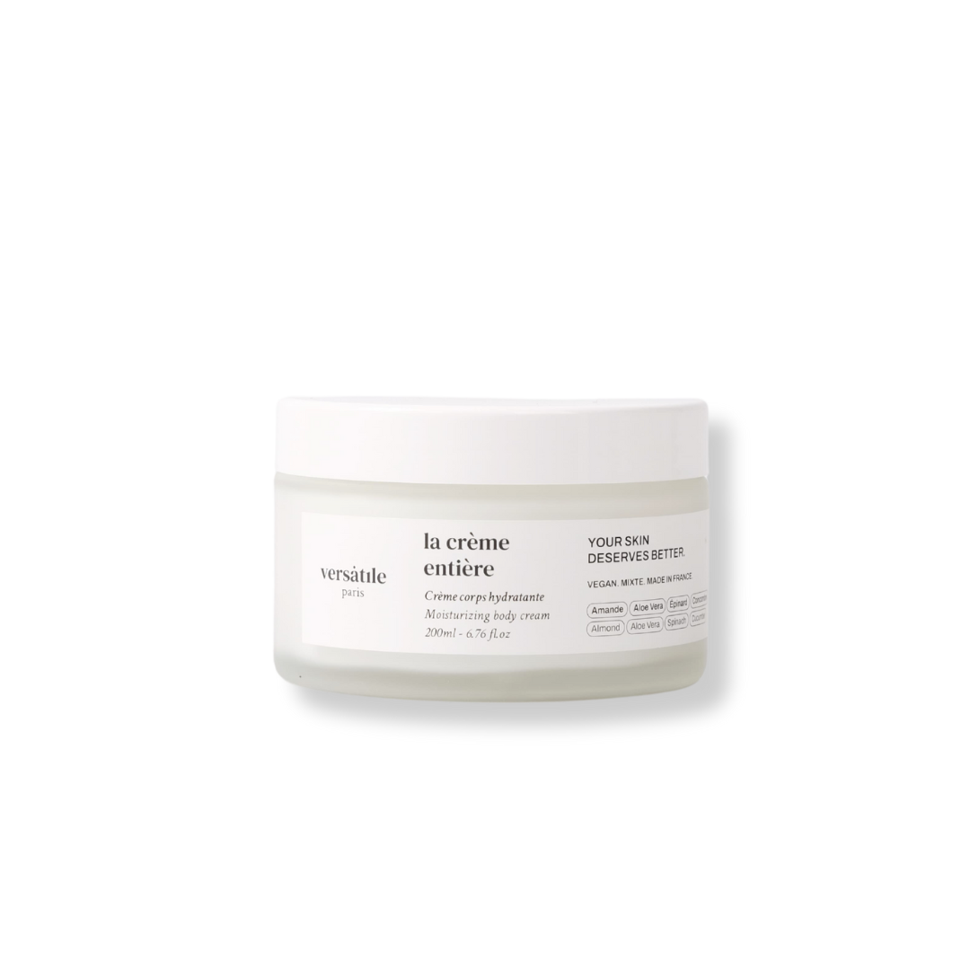 La Crème Entière de Versàtile Paris hidrata con suavidad y deja la piel sedosa, cómoda y calmada todo el día.