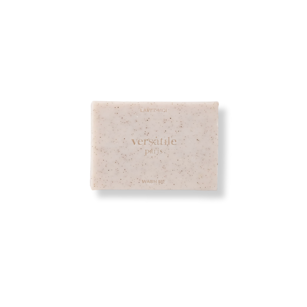 Le Beurre Doux de Versàtile Paris limpia, hidrata y exfolia con suavidad gracias al karité, café y avellana.
