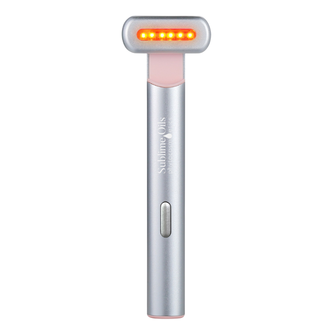 El dispositivo Skincare Wand estimula, redibuja y reafirma la piel en profundidad desde el primer uso.