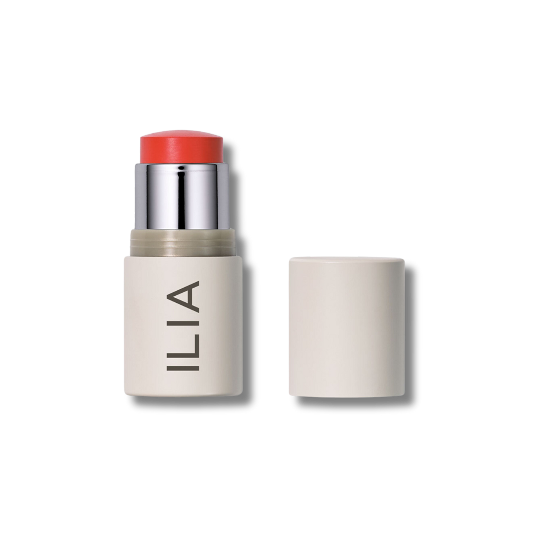 ILIA Beauty Multi-Stick en tono Dear Ruby. Color vibrante en crema para mejillas y labios con textura suave y fundente.