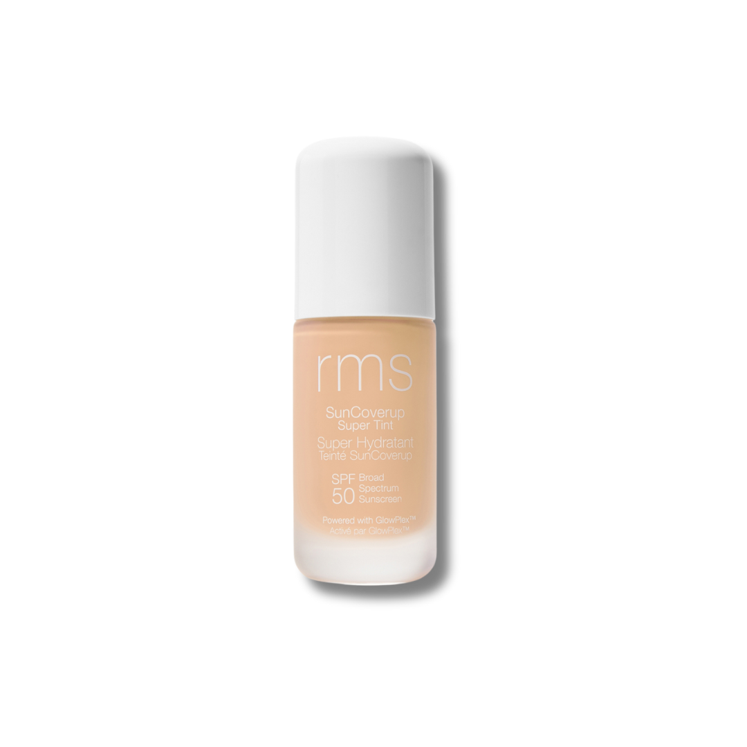 SunCoverup Super Tint SPF 50 de RMS Beauty unifica, protege e hidrata sin peso sobre la piel clara.